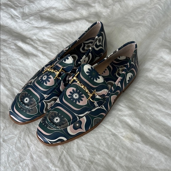 Boden Gold Snaffle Detail Patterned Leather  Loafers Floral Size 9.5 - Picture 2 of 10